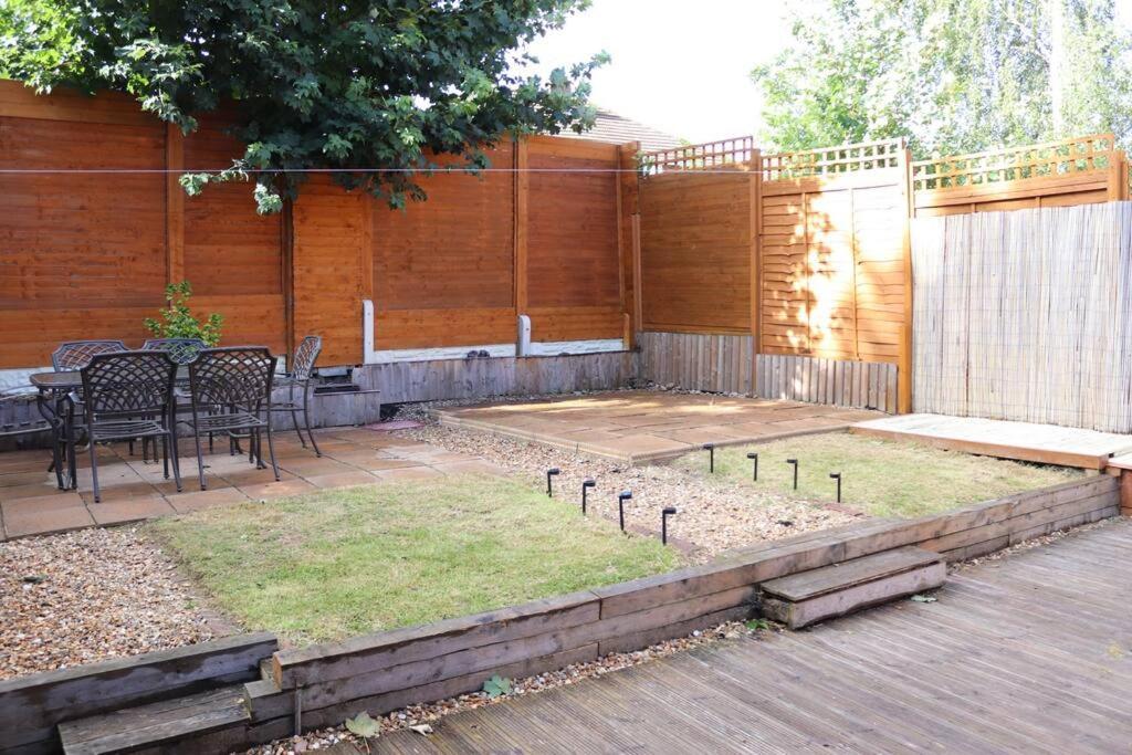Cosy 3 Bedroom 2 Bathroom House With Parking Sheldon  Exterior photo